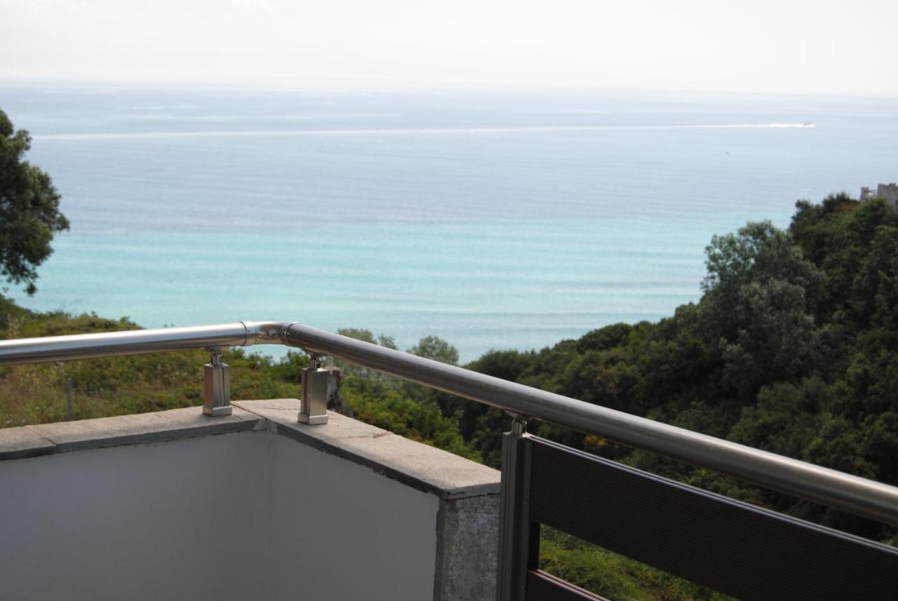 Marianna Sea View Afitos Apartment Bagian luar foto